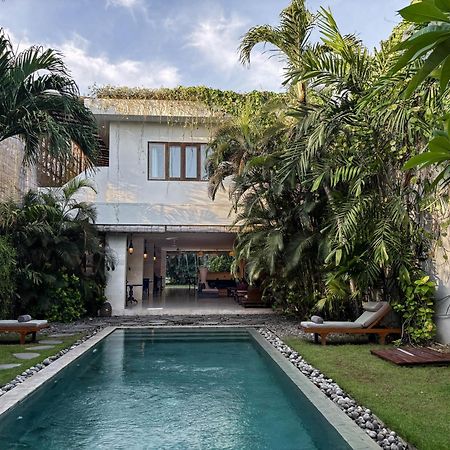 Villa Chocolat Seminyak Exterior photo